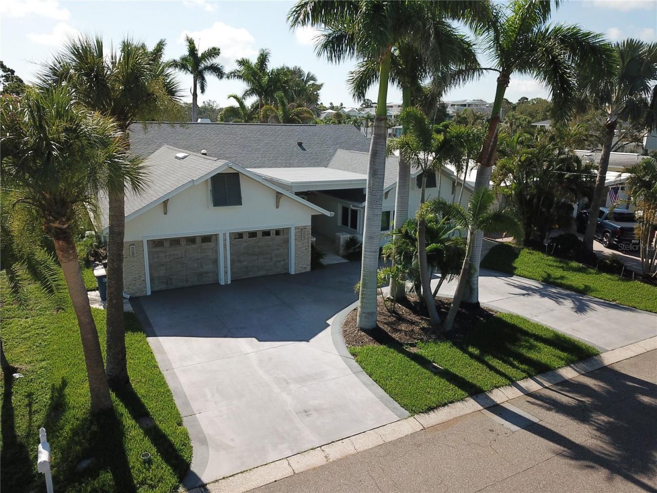 1837 Venetian Point Drive, Clearwater, FL 33755 Main Photo