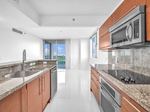 2641 N Flamingo Road, Unit 1608N, Sunrise, FL 33323