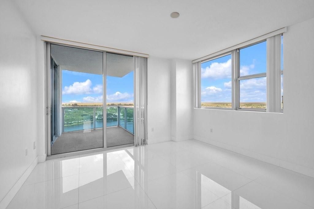 2641 N Flamingo Road, Unit 1608N, Sunrise, FL 33323 Photo