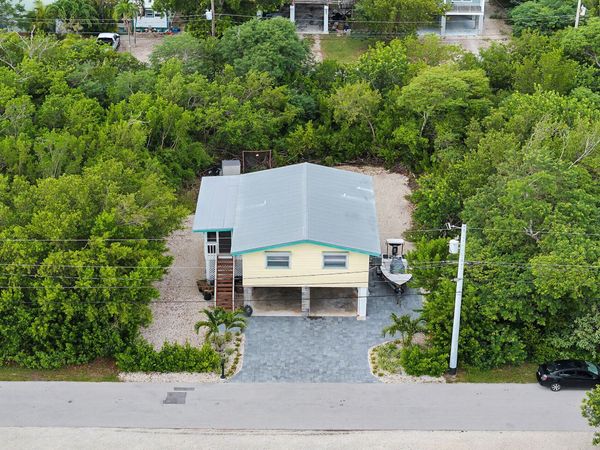 31042 Hibiscus Drive, Big Pine, FL 33043