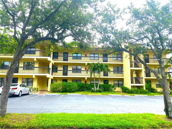 425 30TH AVENUE W, Unit C211, BRADENTON, FL 34205