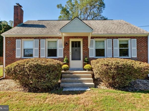 650 WALKER ROAD, GREAT FALLS, VA 22066