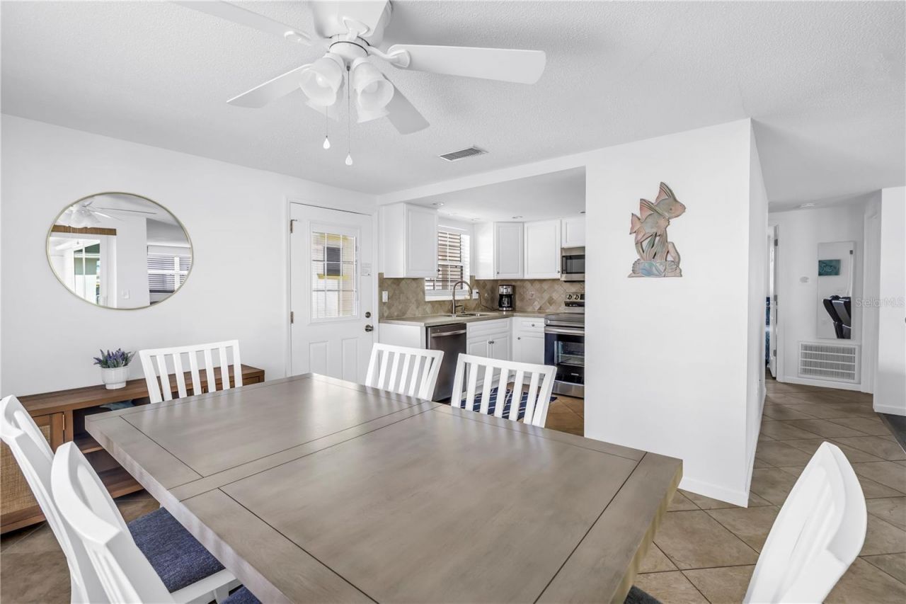 6150 Midnight Pass Road, Unit V38, Sarasota, FL 34242 Photo