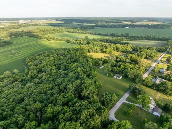 701 N Bly Road, Independence, MO 64056