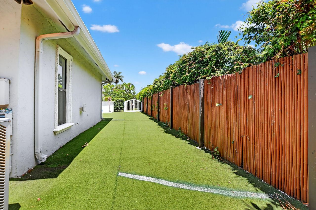 7681 NE Morningside Terrace, Boca Raton, FL 33487 Photo