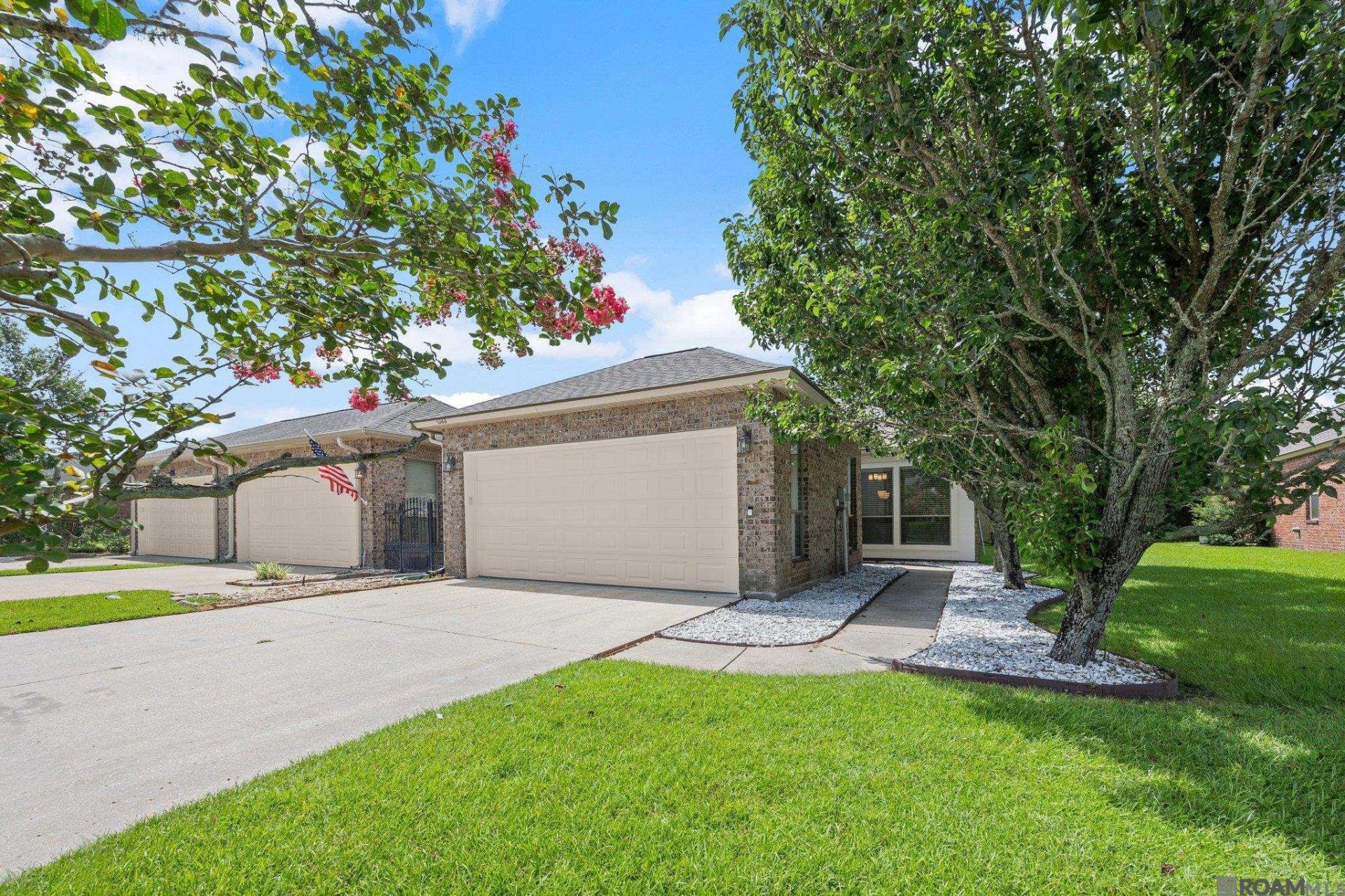 5368 Courtyard Dr, Gonzales, LA 70737 Main Photo