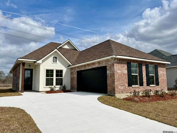 1224 Lakehaven Dr, Gonzales, LA 70737