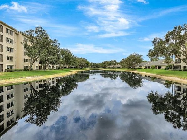 900 Arbor Lake DR, Unit 207, NAPLES, FL 34110