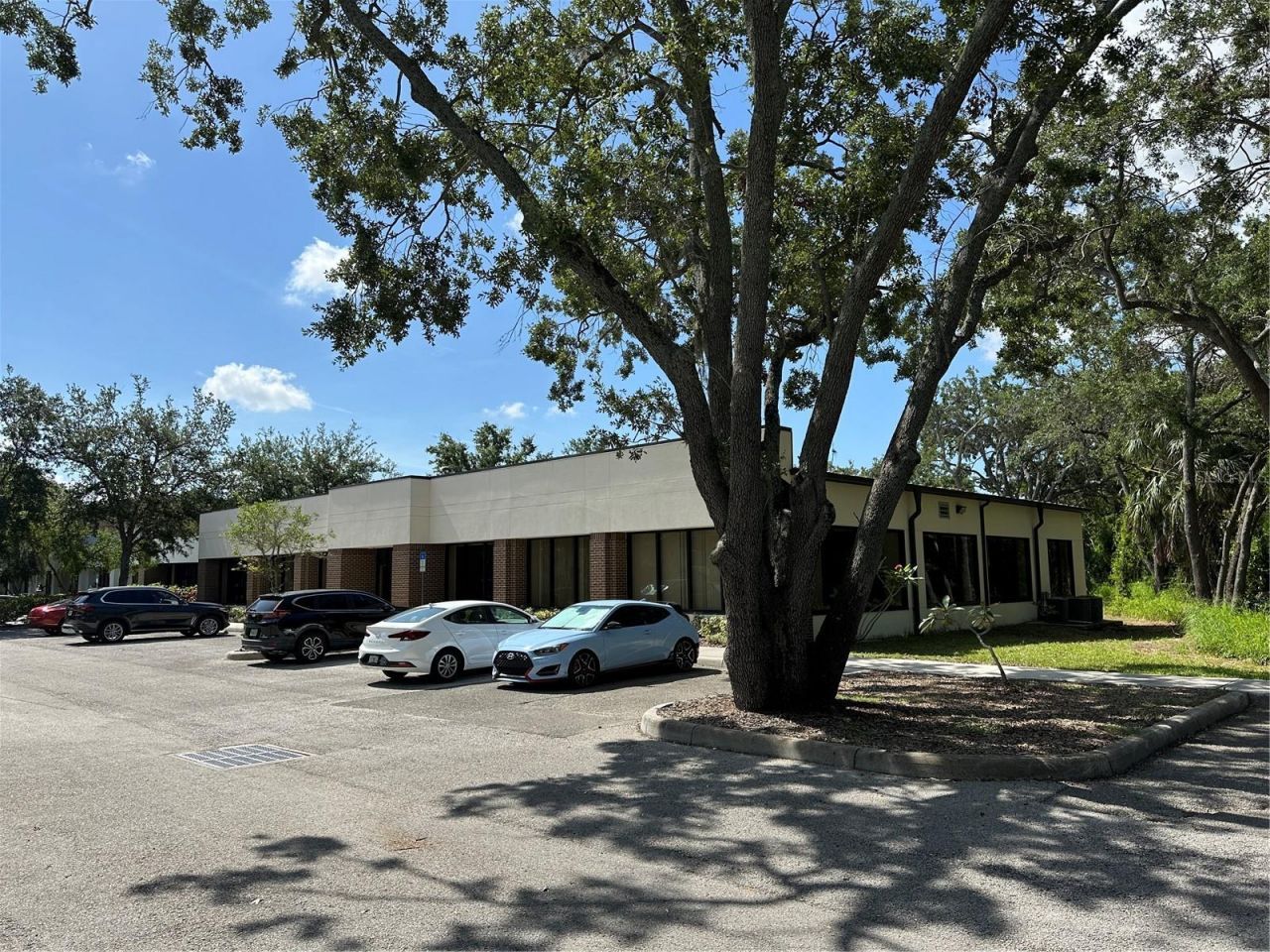 5620 W Sligh Avenue, Tampa, FL 33634 Photo