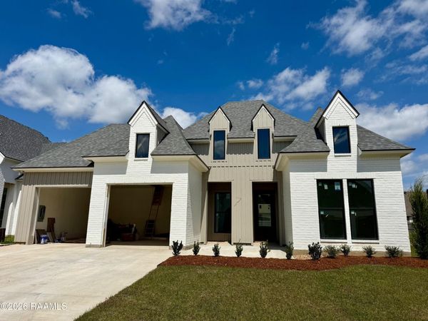 104 Sabal Grove Lane, Youngsville, LA 70592