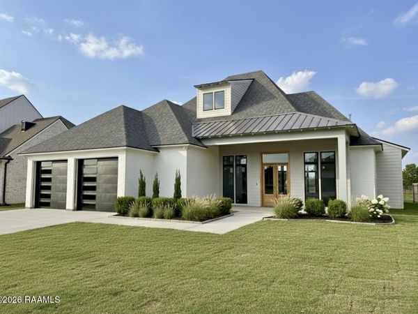 212 Sabal Grove Lane, Youngsville, LA 70592