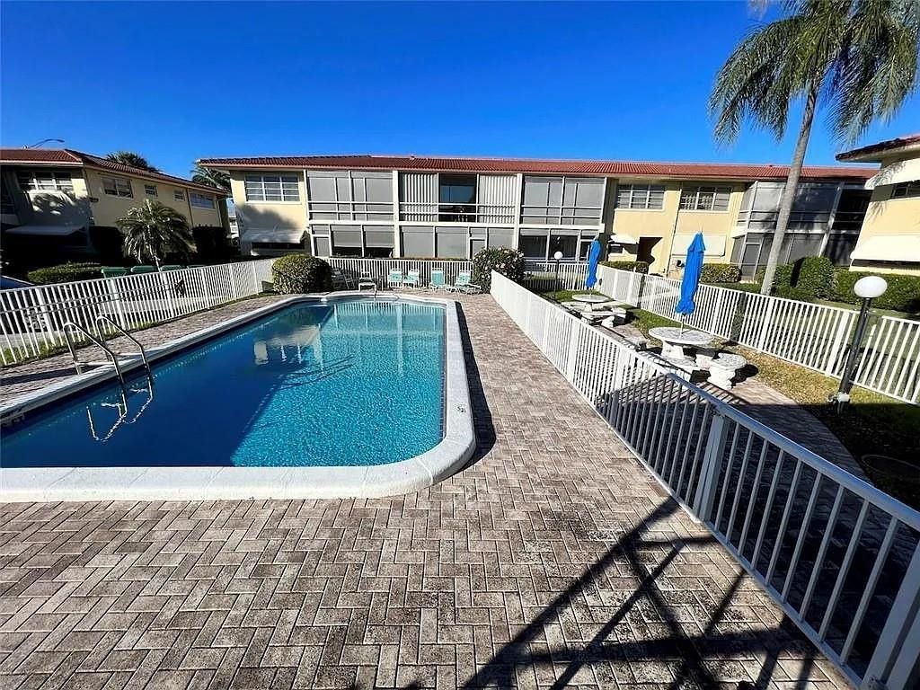 2202 NE 36th Street, Unit 15, Lighthouse Point, FL 33064 Photo