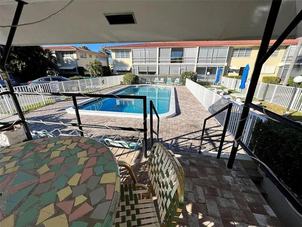 2202 NE 36th Street, Unit 15, Lighthouse Point, FL 33064 Photo