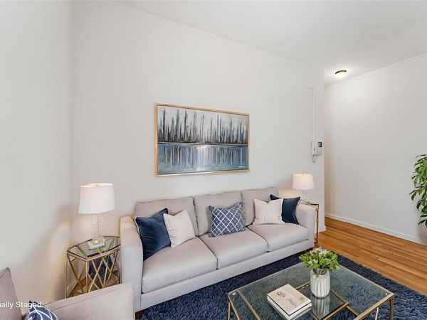 2137 33rd Street, Unit 3D, Astoria, NY 11105