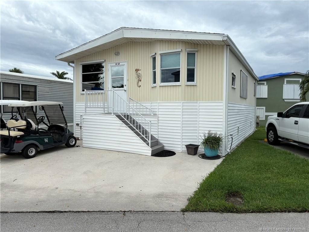 918 Nettles Boulevard, Jensen Beach, FL 34957 Photo