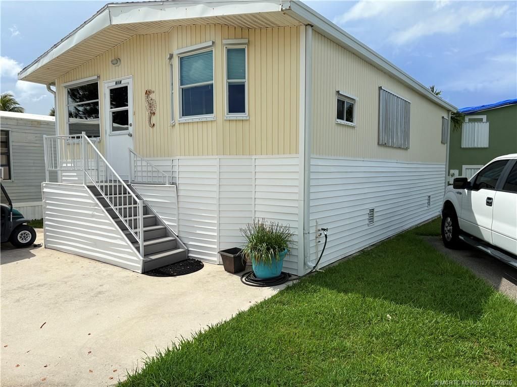 918 Nettles Boulevard, Jensen Beach, FL 34957 Photo