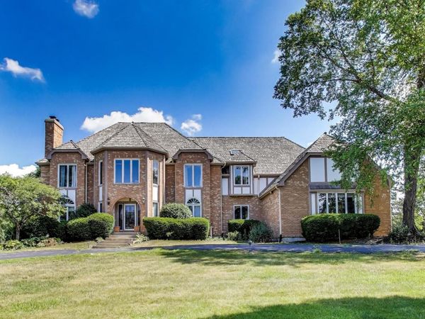 33 N Liberty Drive, South Barrington, IL 60010