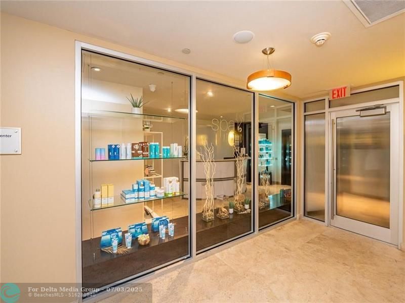 601 N Ft Lauderdale Bch Boulevard, Unit 1406, Fort Lauderdale, FL 33304 Photo