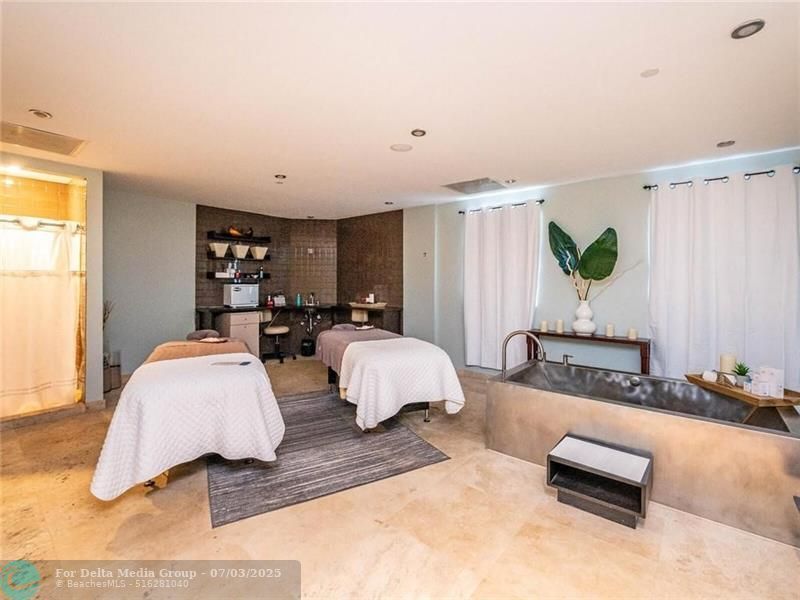 601 N Ft Lauderdale Bch Boulevard, Unit 1406, Fort Lauderdale, FL 33304 Photo