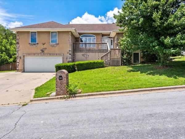 3057 S Suburban Avenue, Springfield, MO 65807