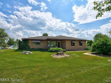 9215 Grand Blanc Road, Gaines Twp, MI 48436