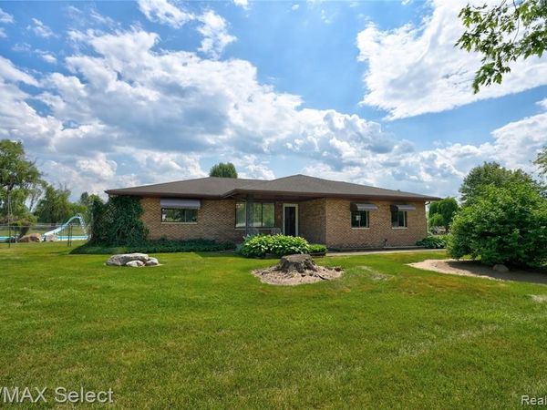 9215 Grand Blanc Road, Gaines Twp, MI 48436