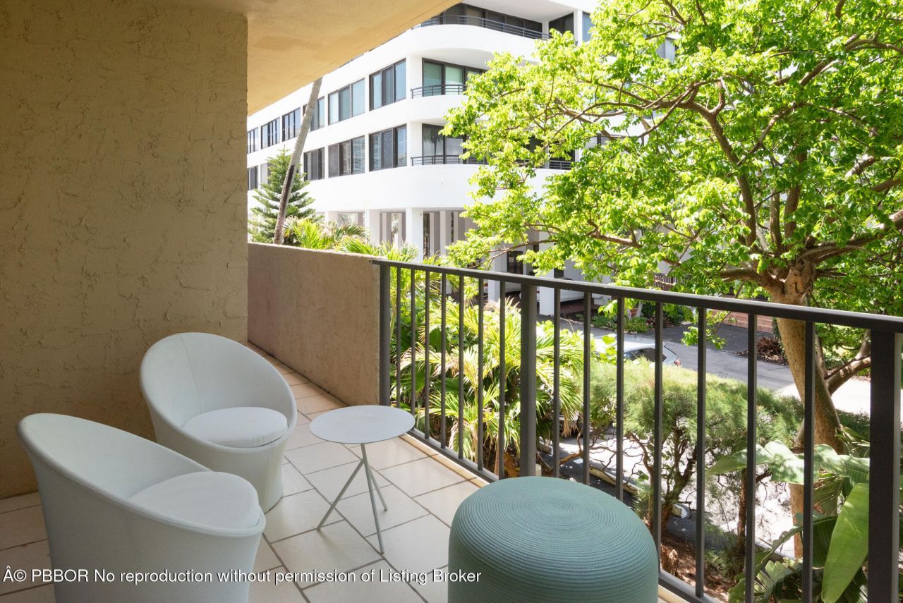 3581 S Ocean Boulevard, Unit 2B, Palm Beach, FL 33480 Photo