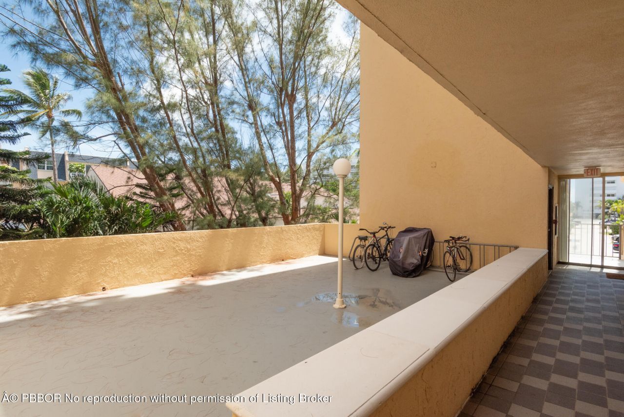 3581 S Ocean Boulevard, Unit 2B, Palm Beach, FL 33480 Photo