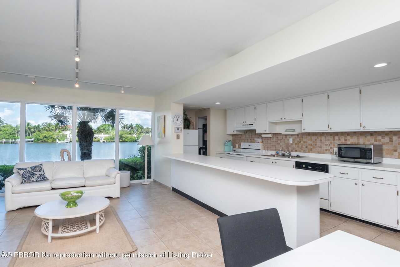 3581 S Ocean Boulevard, Unit 2B, Palm Beach, FL 33480 Photo