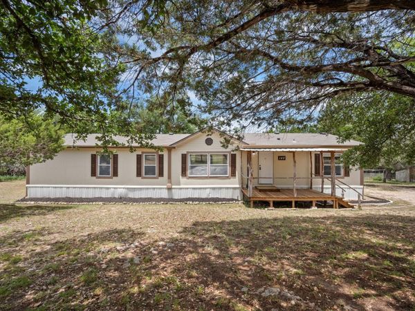 140 Creedmore DR, Liberty Hill, TX 78642