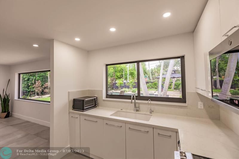 1900 Bayview Drive, Fort Lauderdale, FL 33305 Photo