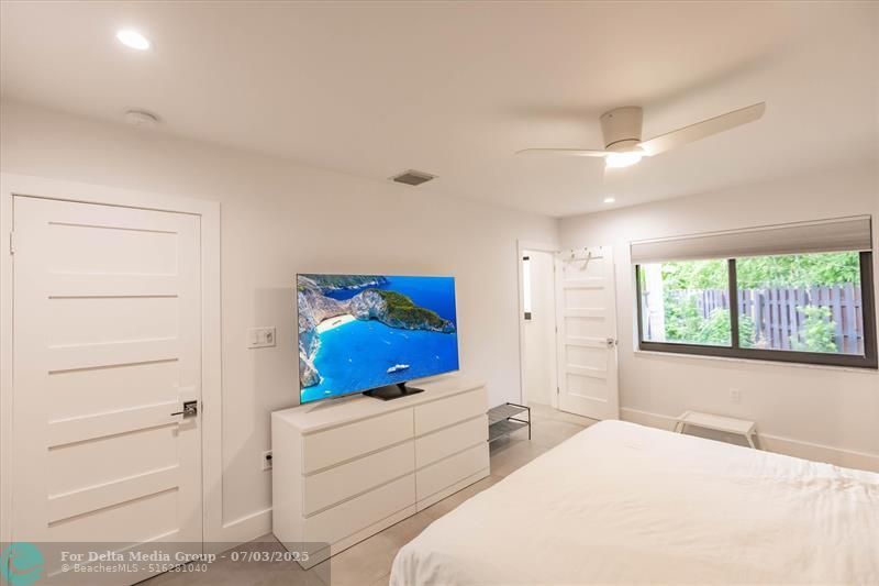 1900 Bayview Drive, Fort Lauderdale, FL 33305 Photo