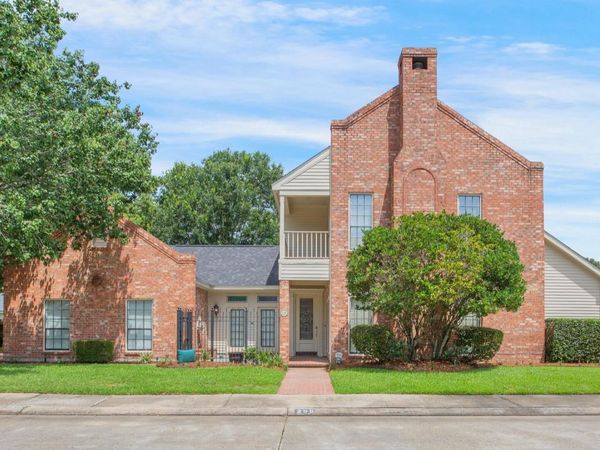 206 Leicester Lane, Lafayette, LA 70508