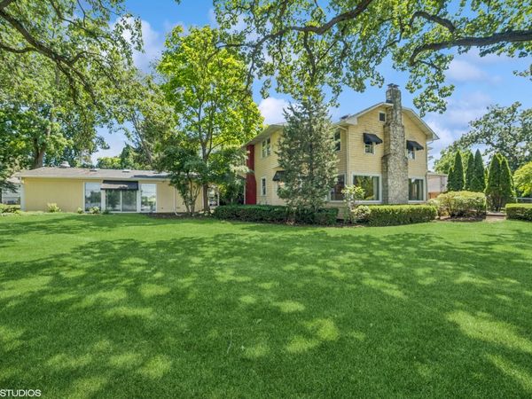 691 Lake Avenue, Crystal Lake, IL 60014