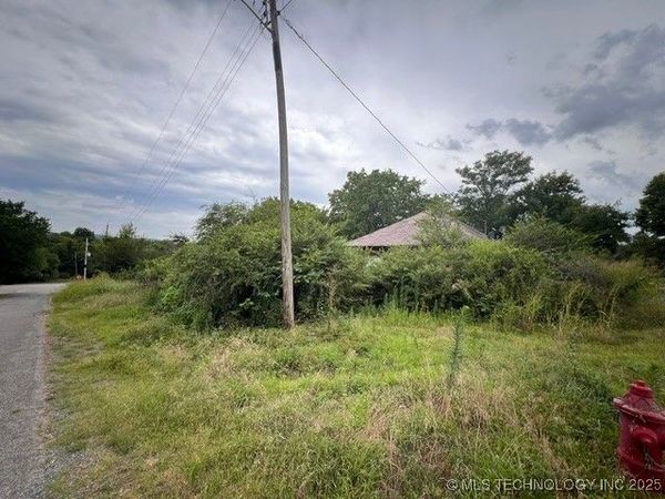 108 Howell , McCurtain, OK 74944