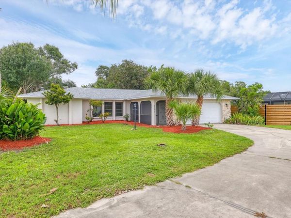 2102 COUNTRY MEADOWS PLACE, SARASOTA, FL 34235