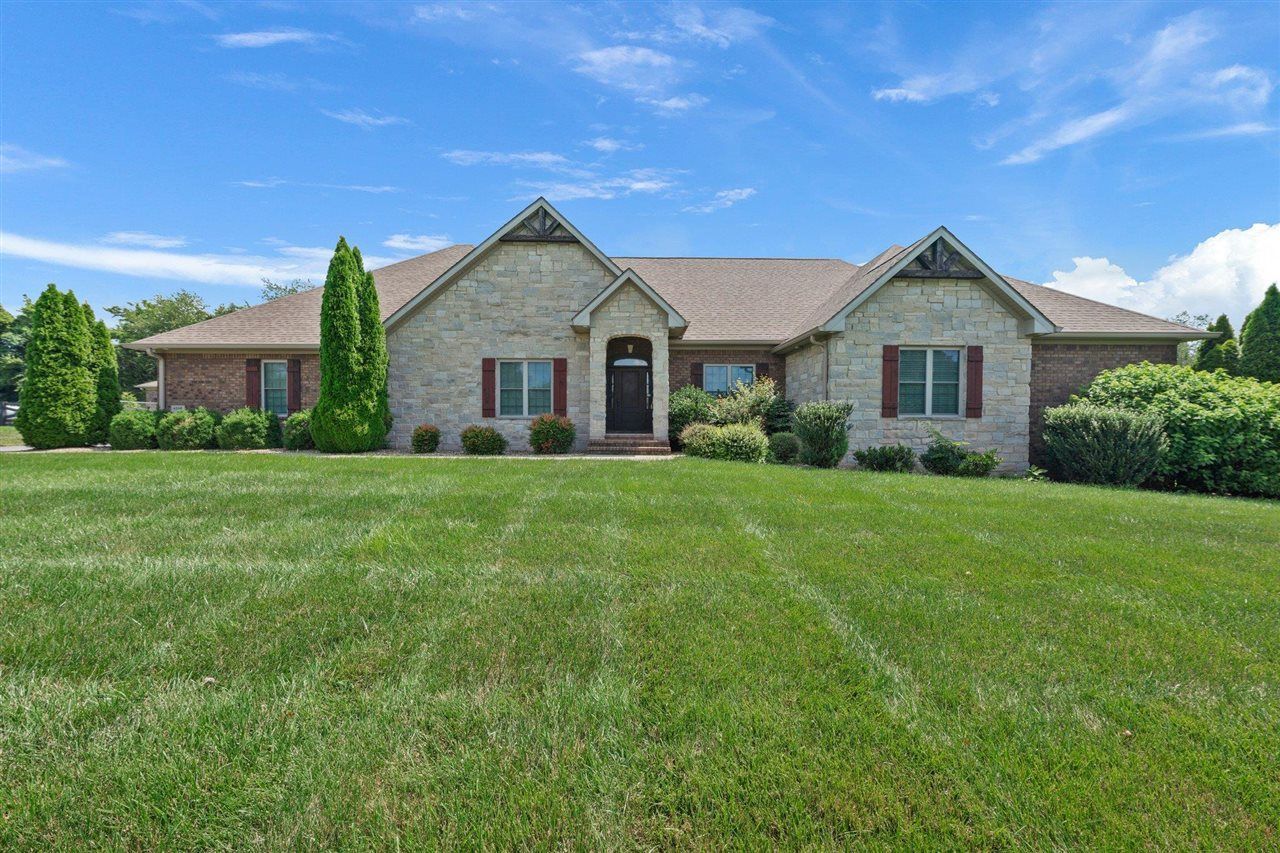 4596 Fairvue Farm Boulevard, Bowling Green, KY 42104 Main Photo