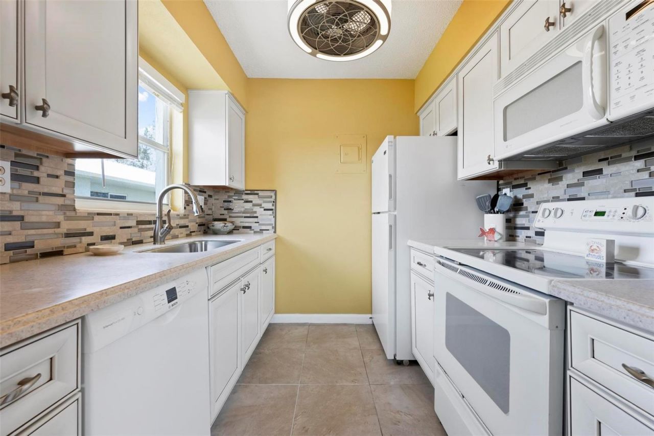 522 Pine Avenue, Unit 7D, Anna Maria, FL 34216 Photo