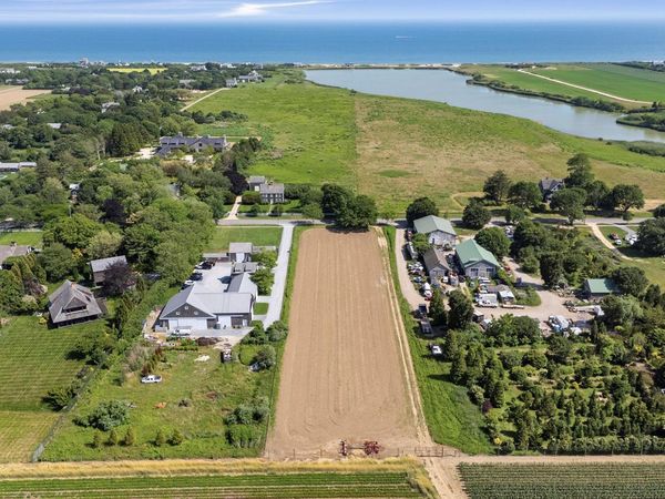 89 Wainscott Main Street, Wainscott, NY 11975