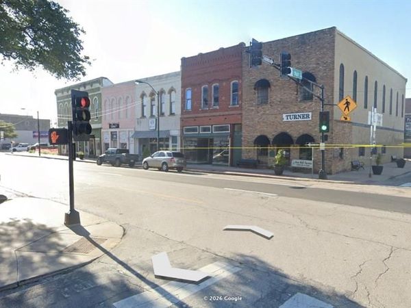 6 E Chambers Street, Cleburne, TX 76031