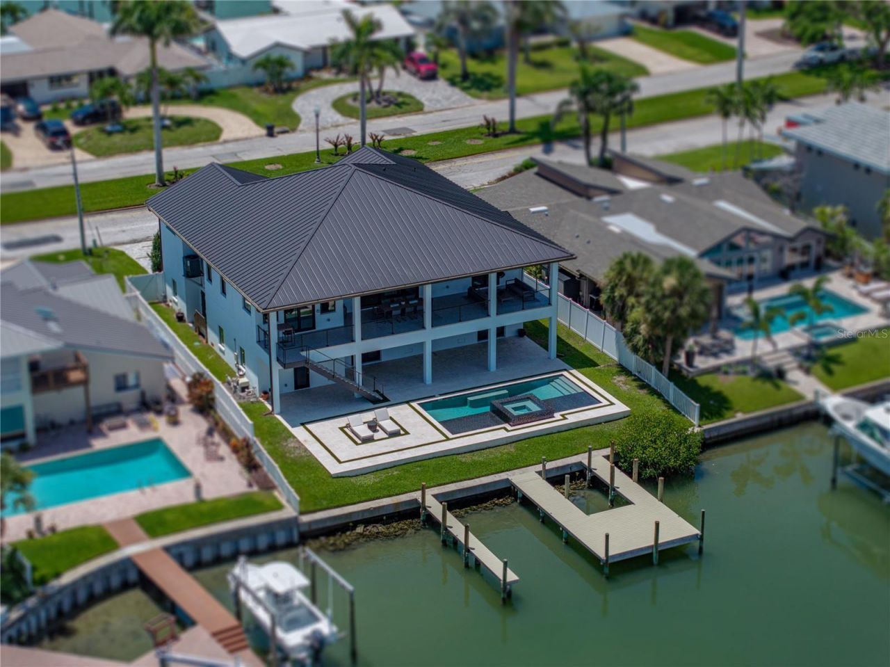 1037 79th Street S, Saint Petersburg, FL 33707 Photo