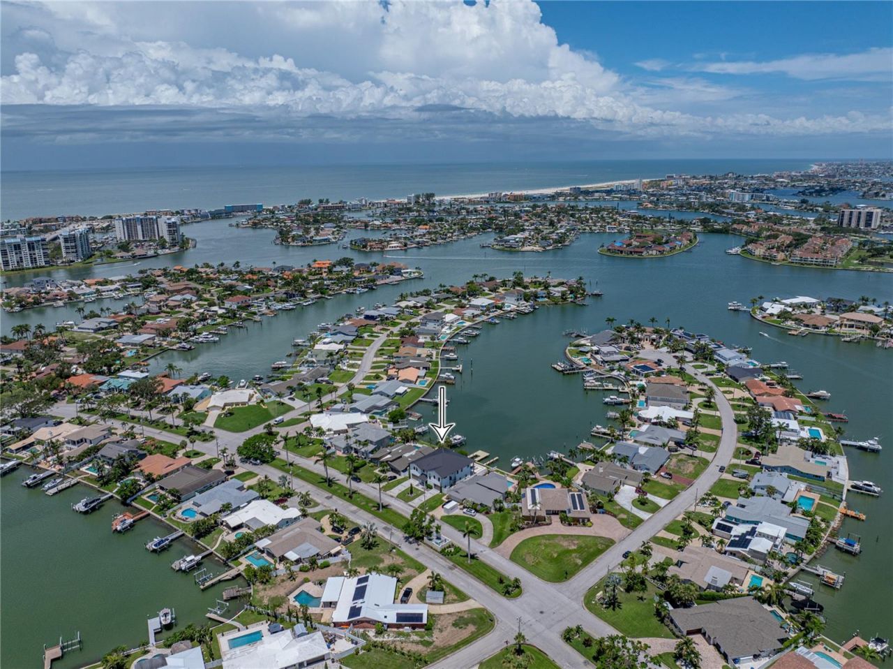 1037 79th Street S, Saint Petersburg, FL 33707 Photo