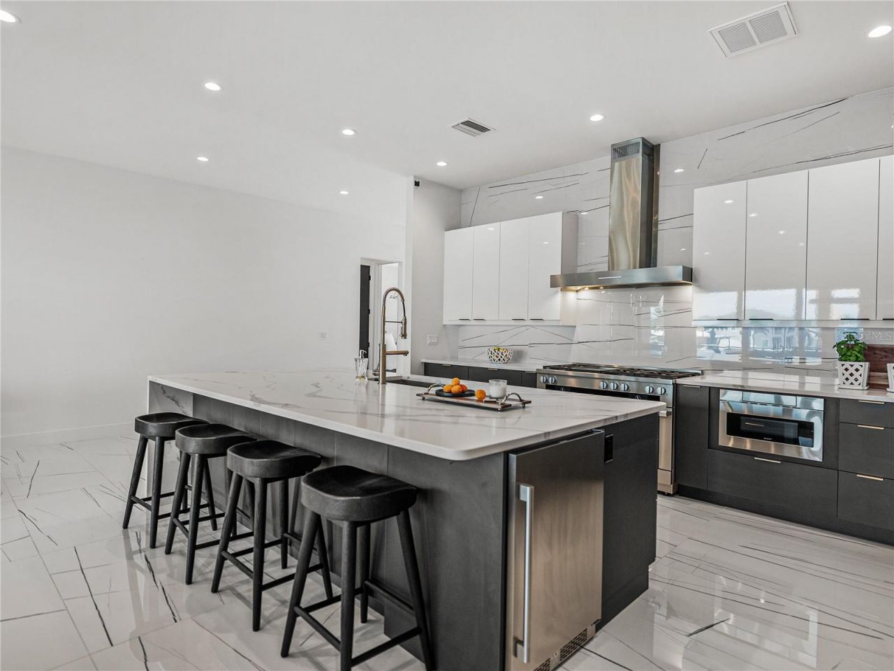 1037 79th Street S, Saint Petersburg, FL 33707 Photo