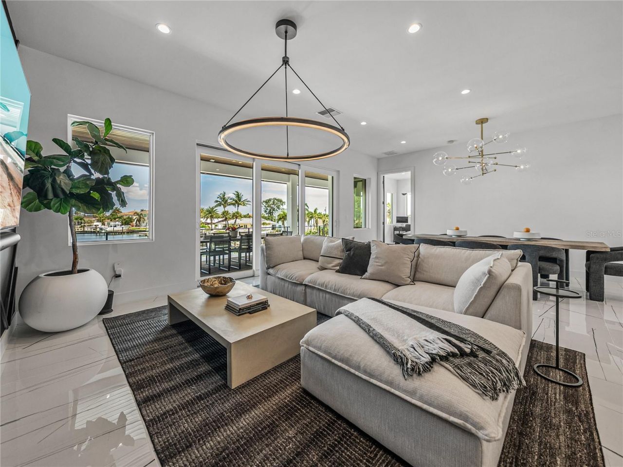 1037 79th Street S, Saint Petersburg, FL 33707 Photo