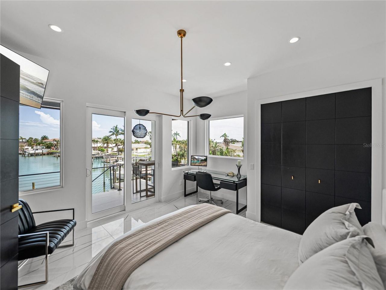 1037 79th Street S, Saint Petersburg, FL 33707 Photo