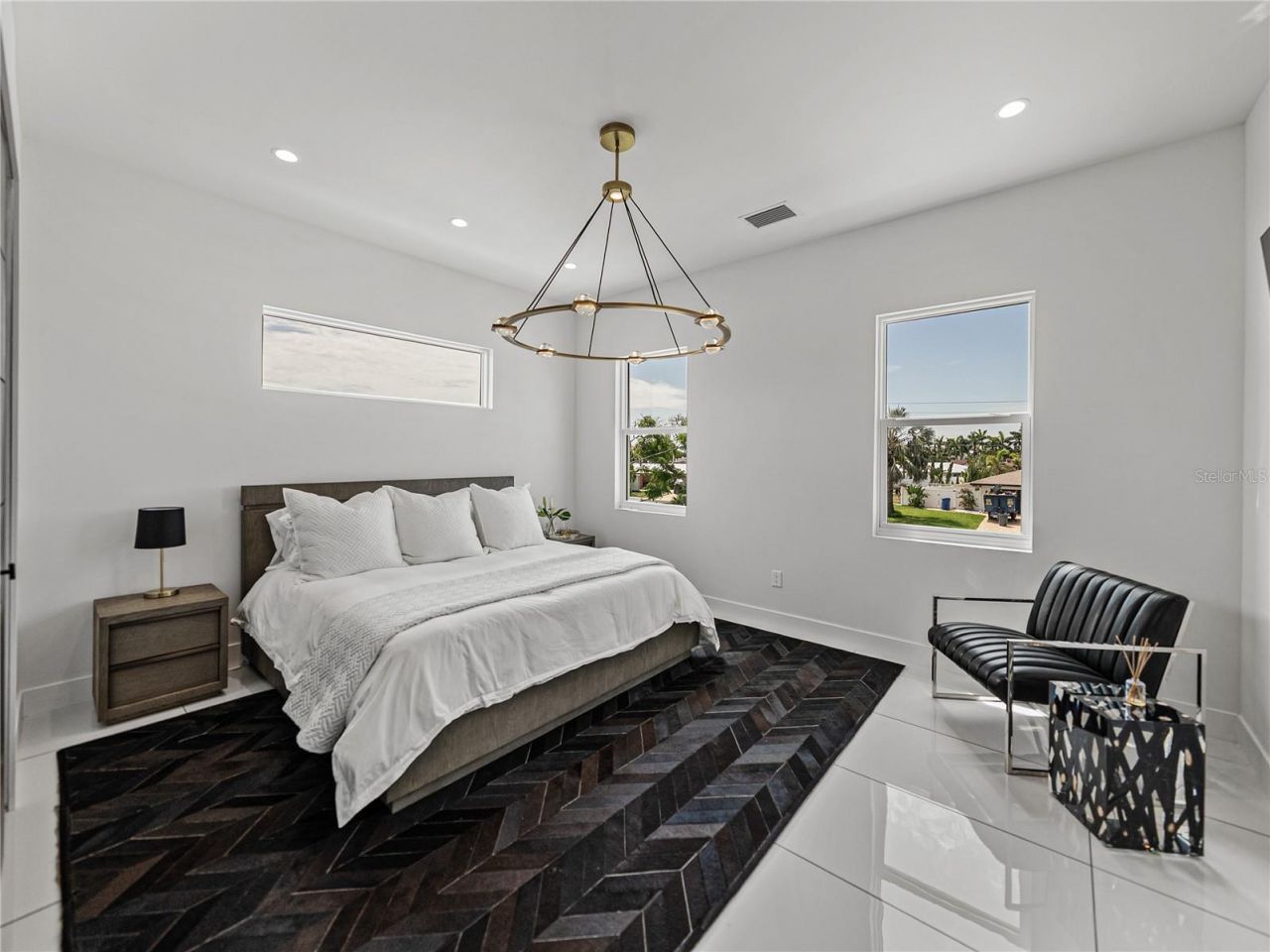 1037 79th Street S, Saint Petersburg, FL 33707 Photo