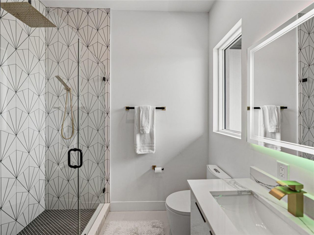 1037 79th Street S, Saint Petersburg, FL 33707 Photo