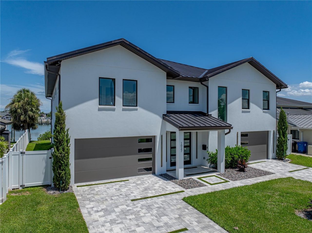 1037 79th Street S, Saint Petersburg, FL 33707 Photo