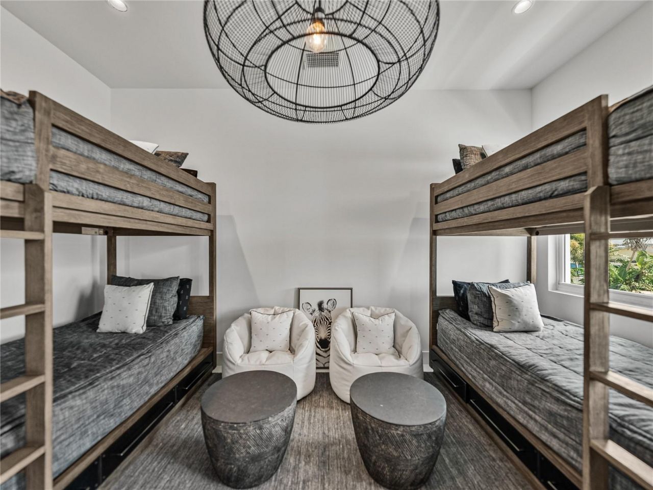 1037 79th Street S, Saint Petersburg, FL 33707 Photo