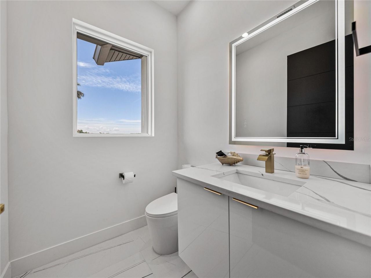 1037 79th Street S, Saint Petersburg, FL 33707 Photo